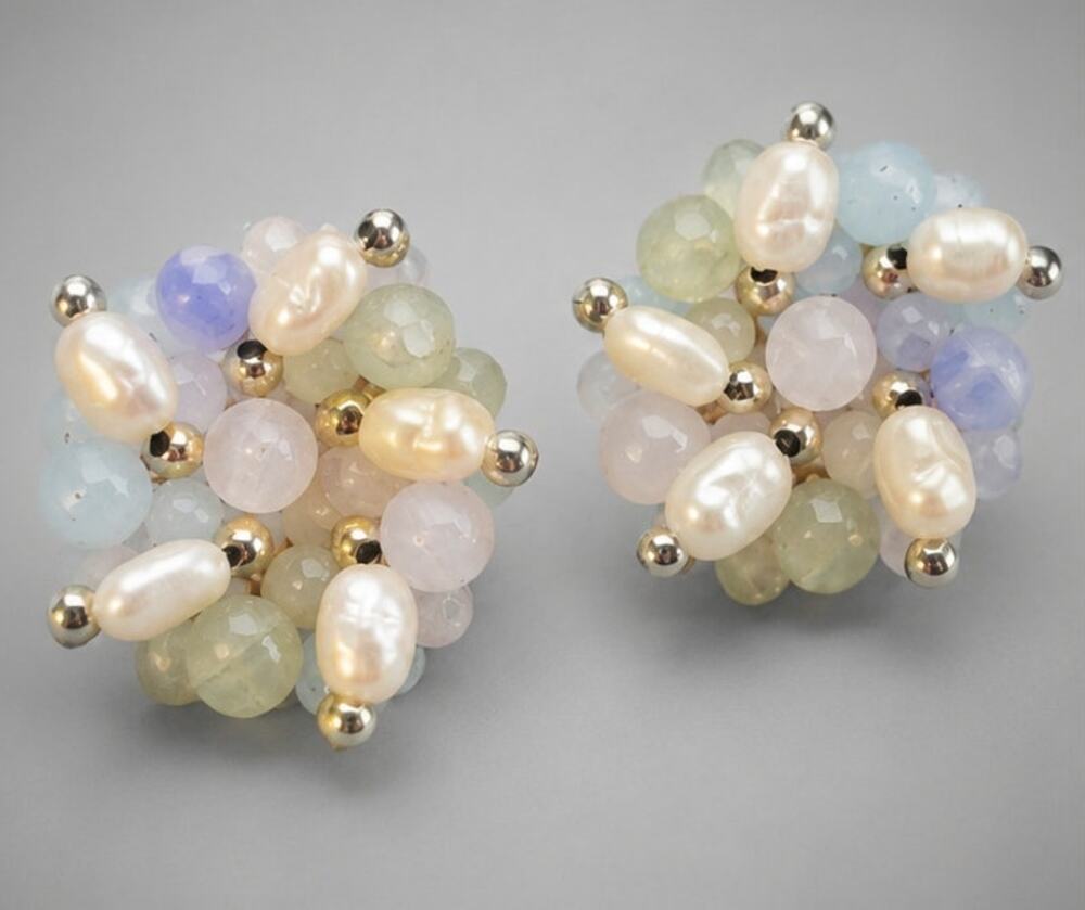 Vintage Lucite‎ & Faux pearl clip on earrings 1" Blue Pink White Cluster bcl-26